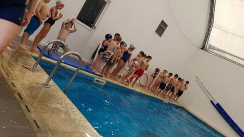 alumnos de natación primaria
